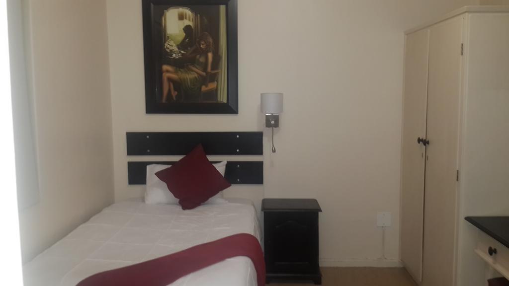 Victoria Hotel Bredasdorp Quarto foto
