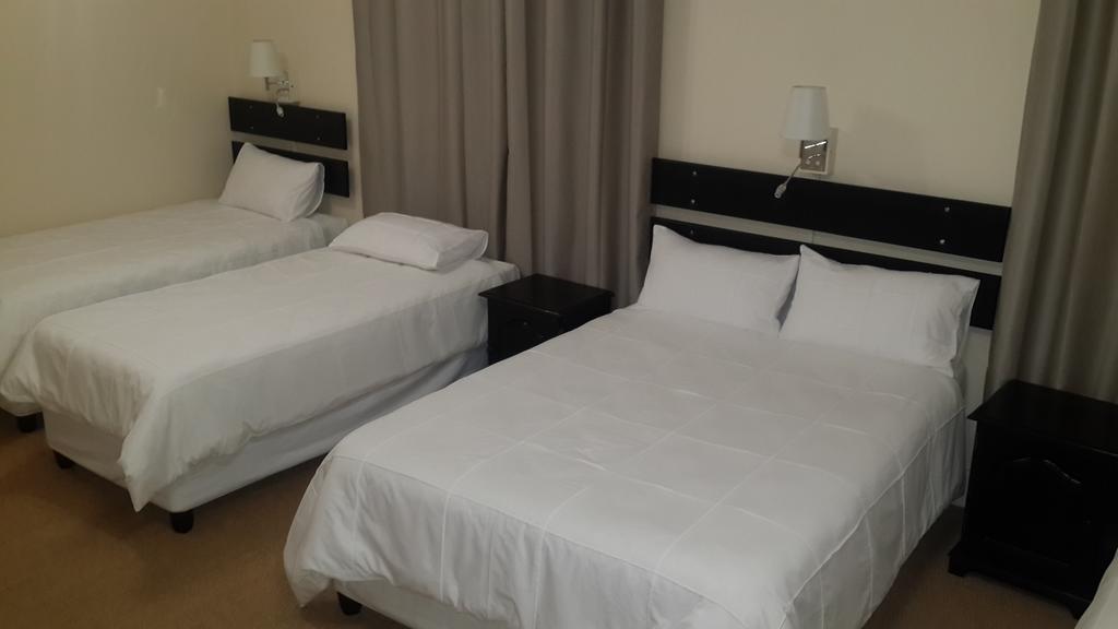 Victoria Hotel Bredasdorp Quarto foto