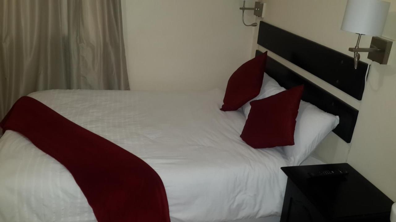 Victoria Hotel Bredasdorp Quarto foto